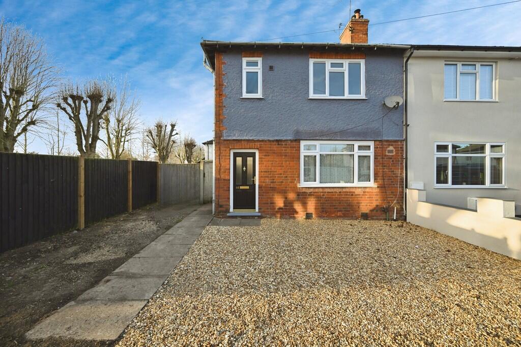 3 bed Semi Detached for rent in Rugby. From Carter and King Estate Agents - Rugby