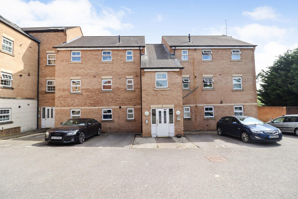 2 bed Apartment for rent in Rugby. From Carter and King Estate Agents - Rugby