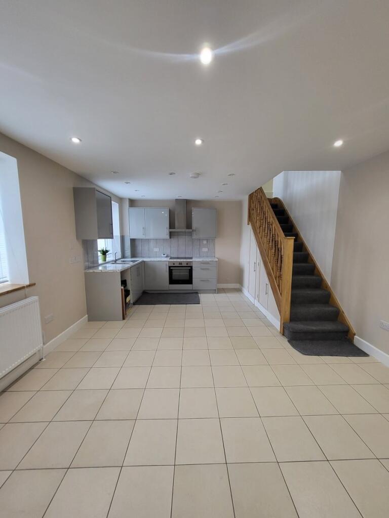 1 bed Detached for rent in Greenford. From Castle Residential - Hanwell