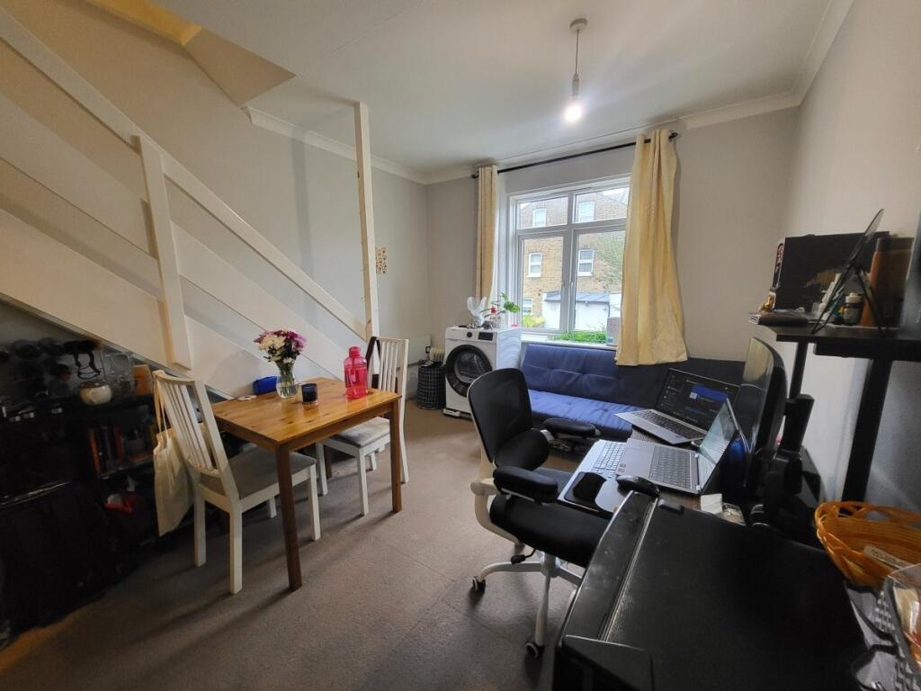 1 bed 1st Floor Flat for rent in Greenford. From Castle Residential - Hanwell