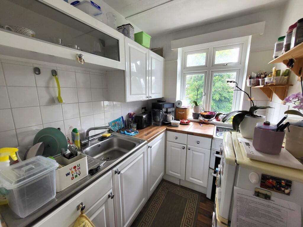 2 bed 1st Floor Flat for rent in Brentford. From Castle Residential - Hanwell