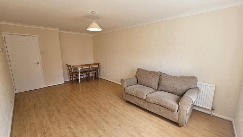 2 bed 1st Floor Flat for rent in Acton. From Castle Residential - Hanwell