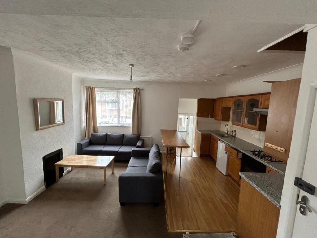 1 bed 1st Floor Flat for rent in Harrow. From Castle Residential - Hanwell