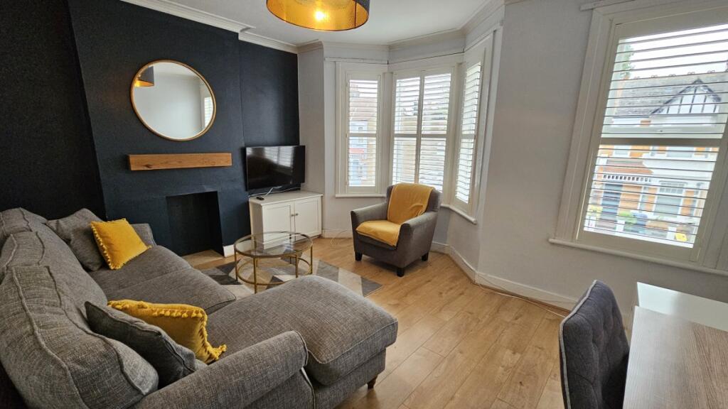 1 bed 1st Floor Flat for rent in Brentford. From Castle Residential - Hanwell 1 bed 1st Floor Flat for rent in Brentford. From Castle Residential - Hanwell