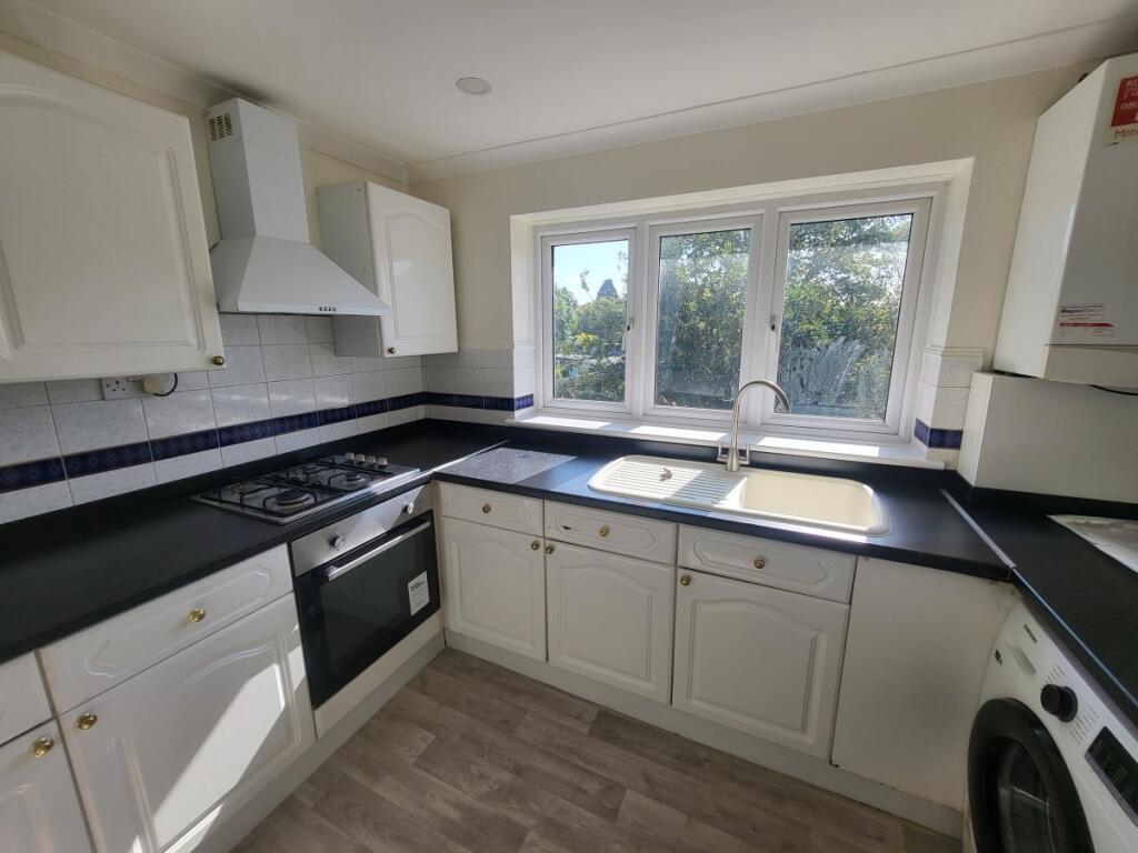 2 bed Annexe for rent in Hayes. From Castle Residential - Hanwell