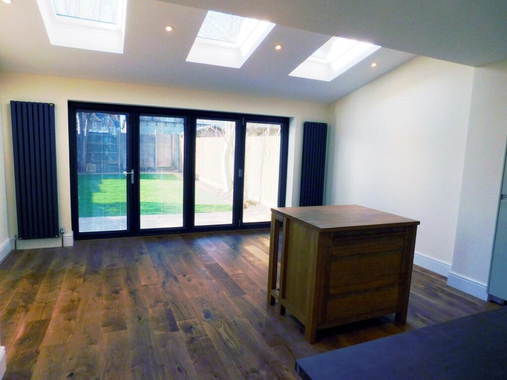 3 bed House (unspecified) for rent in Greenford. From Castle Residential - Hanwell