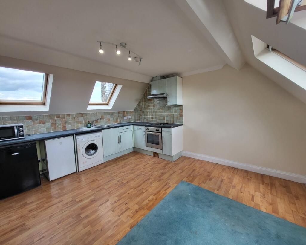 1 bed 1st Floor Flat for rent in Greenford. From Castle Residential - Hanwell