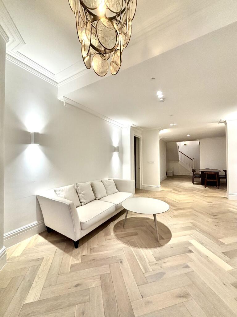 4 bed 1st Floor Flat for rent in Kensington. From Celestial Globe - London - Lettings 4 bed 1st Floor Flat for rent in Kensington. From Celestial Globe - London - Lettings