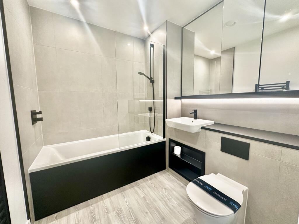 2 bed 1st Floor Flat for rent in . From Celestial Globe - London - Lettings