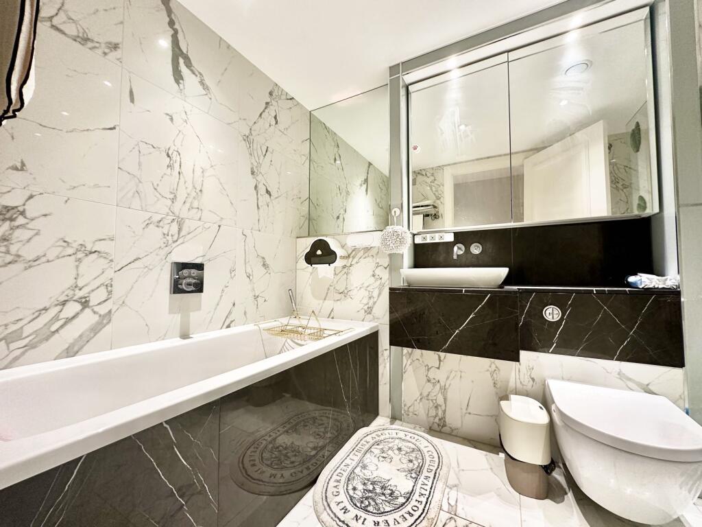 2 bed 1st Floor Flat for rent in London. From Celestial Globe - London - Lettings