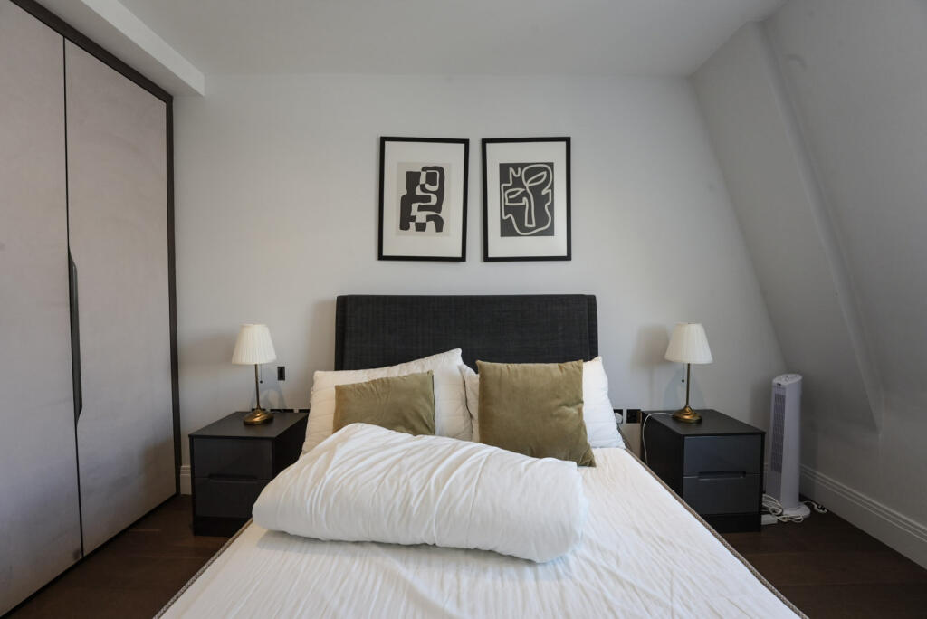 1 bed 1st Floor Flat for rent in London. From Celestial Globe - London - Lettings