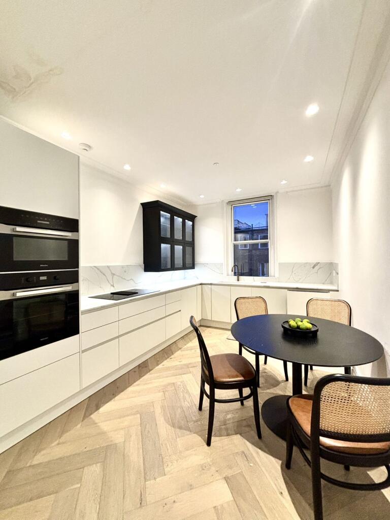 4 bed 1st Floor Flat for rent in Kensington. From Celestial Globe - London - Lettings