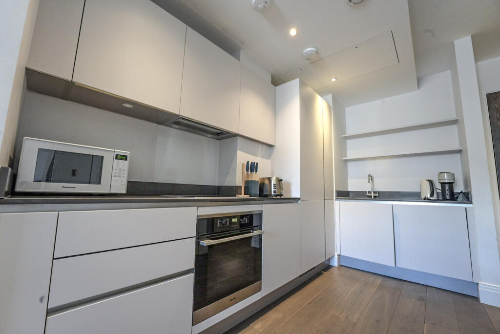 1 bed 1st Floor Flat for rent in London. From Celestial Globe - London - Lettings