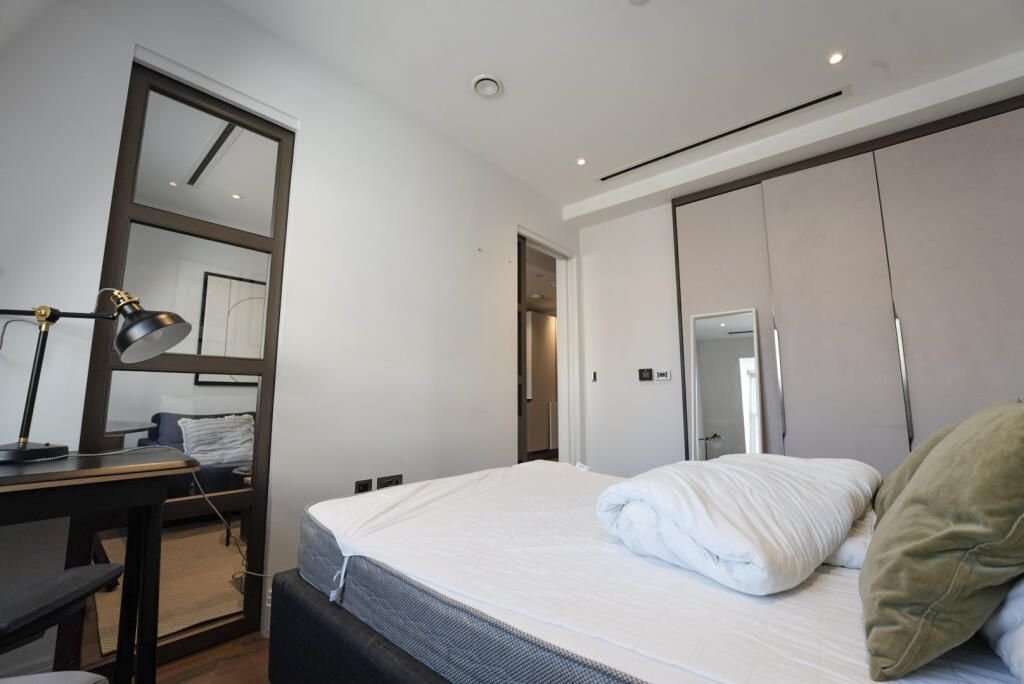 1 bed 1st Floor Flat for rent in London. From Celestial Globe - London - Lettings