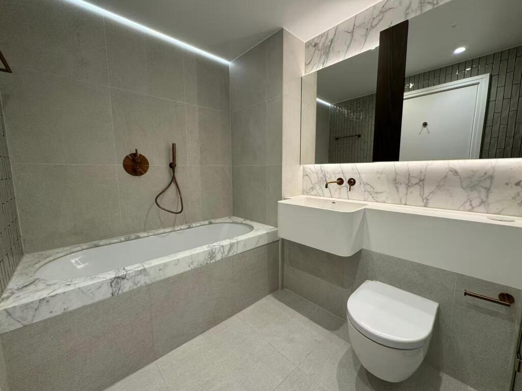 3 bed 1st Floor Flat for rent in London. From Celestial Globe - London - Lettings
