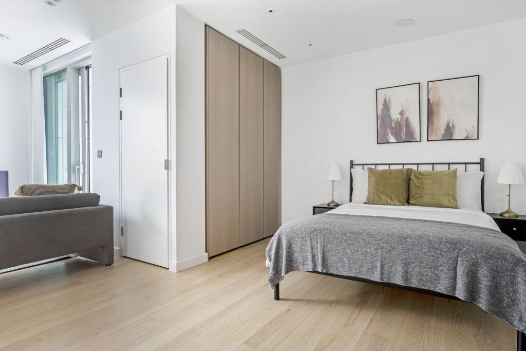 1 bed 1st Floor Flat for rent in London. From Celestial Globe - London - Lettings