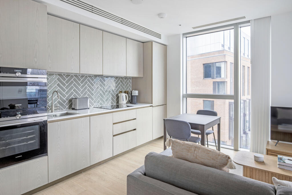 1 bed 1st Floor Flat for rent in London. From Celestial Globe - London - Lettings