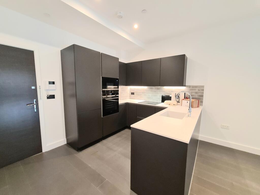 2 bed 1st Floor Flat for rent in London. From Celestial Globe - London - Lettings