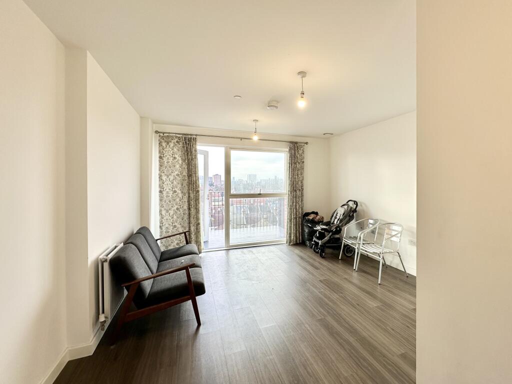 1 bed 1st Floor Flat for rent in East Ham. From Celestial Globe - London - Lettings