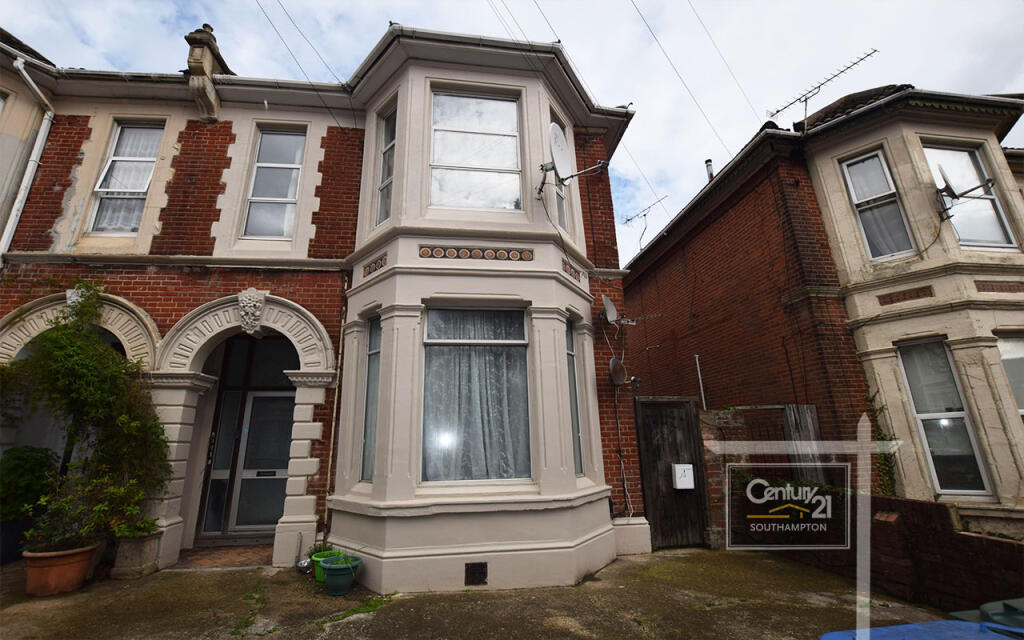 3 bed 1st Floor Flat for rent in Southampton. From Century21 Southampton - Southampton