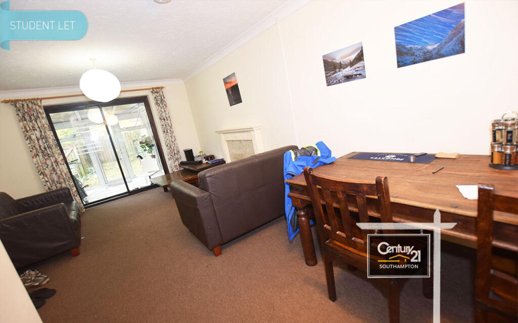 4 bed Town House for rent in Southampton. From Century21 Southampton - Southampton