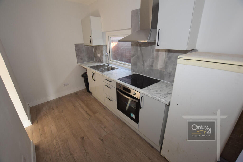 2 bed 1st Floor Flat for rent in Southampton. From Century21 Southampton - Southampton