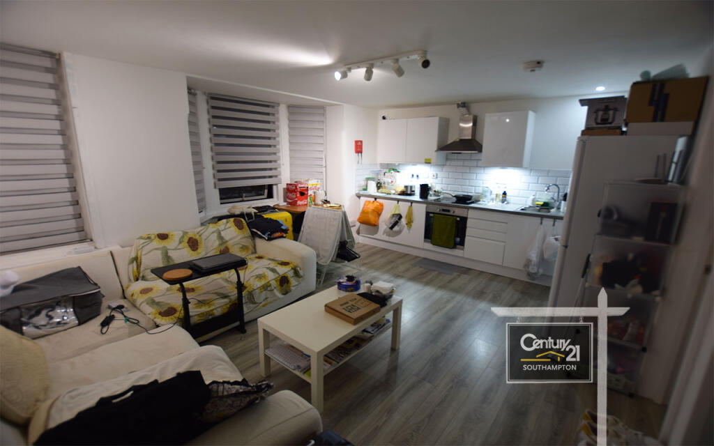 1 bed 1st Floor Flat for rent in Rownhams. From Century21 Southampton - Southampton 1 bed 1st Floor Flat for rent in Rownhams. From Century21 Southampton - Southampton