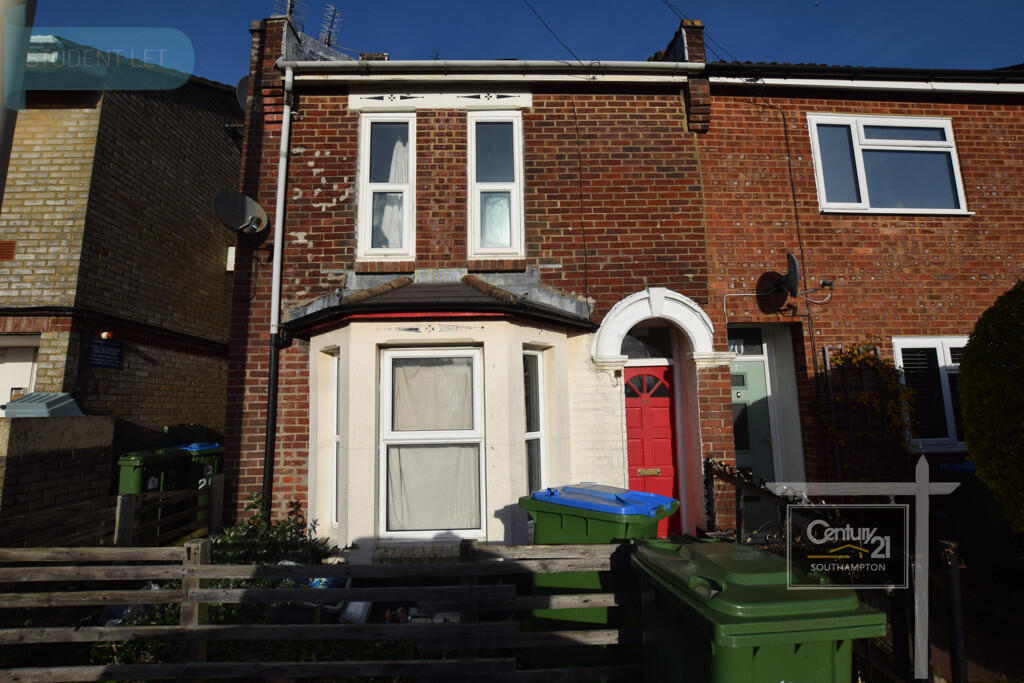 4 bed Mid Terraced House for rent in Southampton. From Century21 Southampton - Southampton