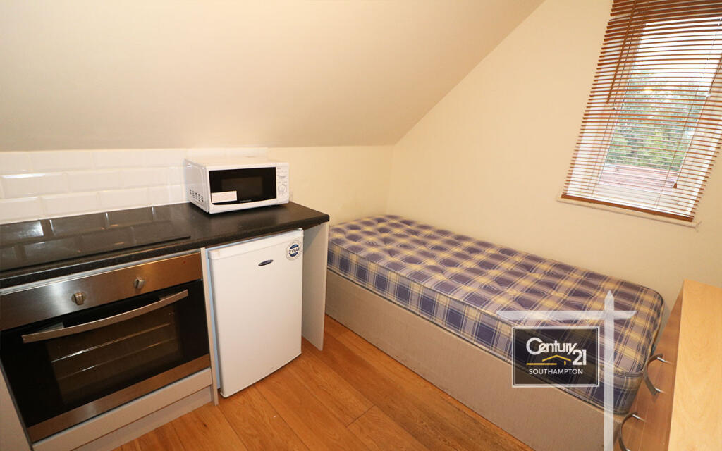 0 bed 1st Floor Flat for rent in Southampton. From Century21 Southampton - Southampton