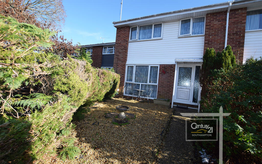 3 bed Mid Terraced House for rent in Rownhams. From Century21 Southampton - Southampton