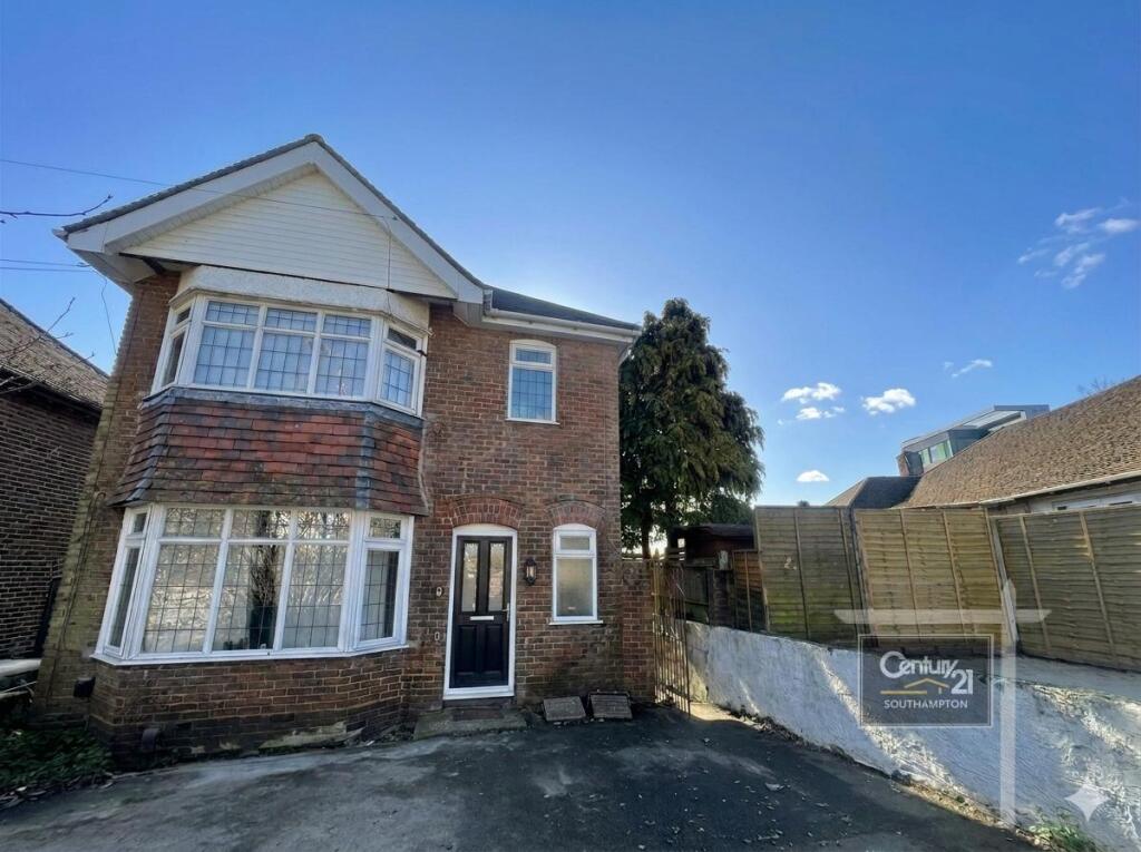 1 bed 1st Floor Flat for rent in Rownhams. From Century21 Southampton - Southampton