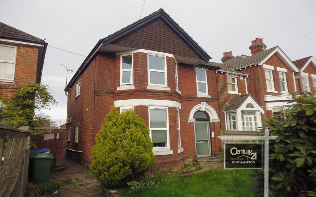 2 bed 1st Floor Flat for rent in Rownhams. From Century21 Southampton - Southampton