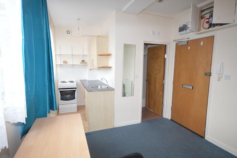 4 bed Studio for rent in Southampton. From Century21 Southampton - Southampton