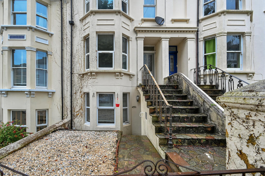 1 bed 1st Floor Flat for rent in Brighton and Hove. From Century21 Southampton - Southampton