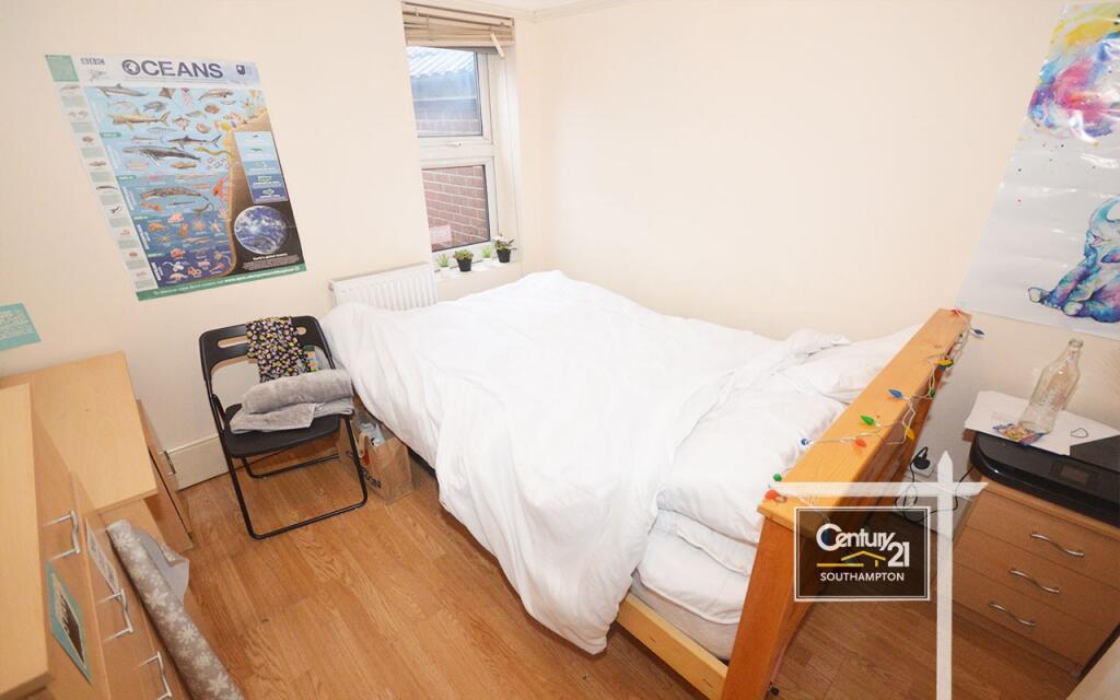 3 bed 1st Floor Flat for rent in Southampton. From Century21 Southampton - Southampton