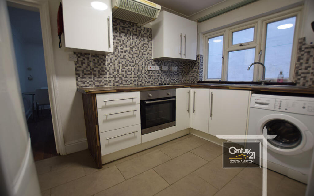 2 bed 1st Floor Flat for rent in Southampton. From Century21 Southampton - Southampton