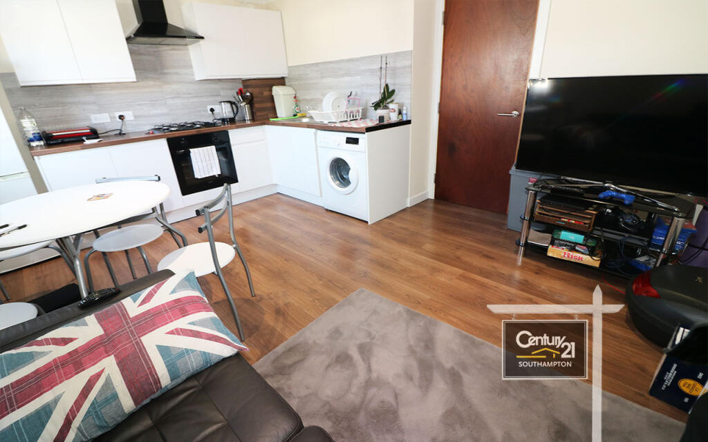 2 bed 1st Floor Flat for rent in Southampton. From Century21 Southampton - Southampton