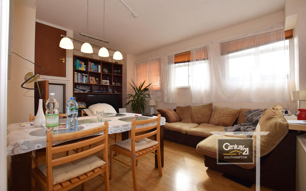 2 bed 1st Floor Flat for rent in Southampton. From Century21 Southampton - Southampton