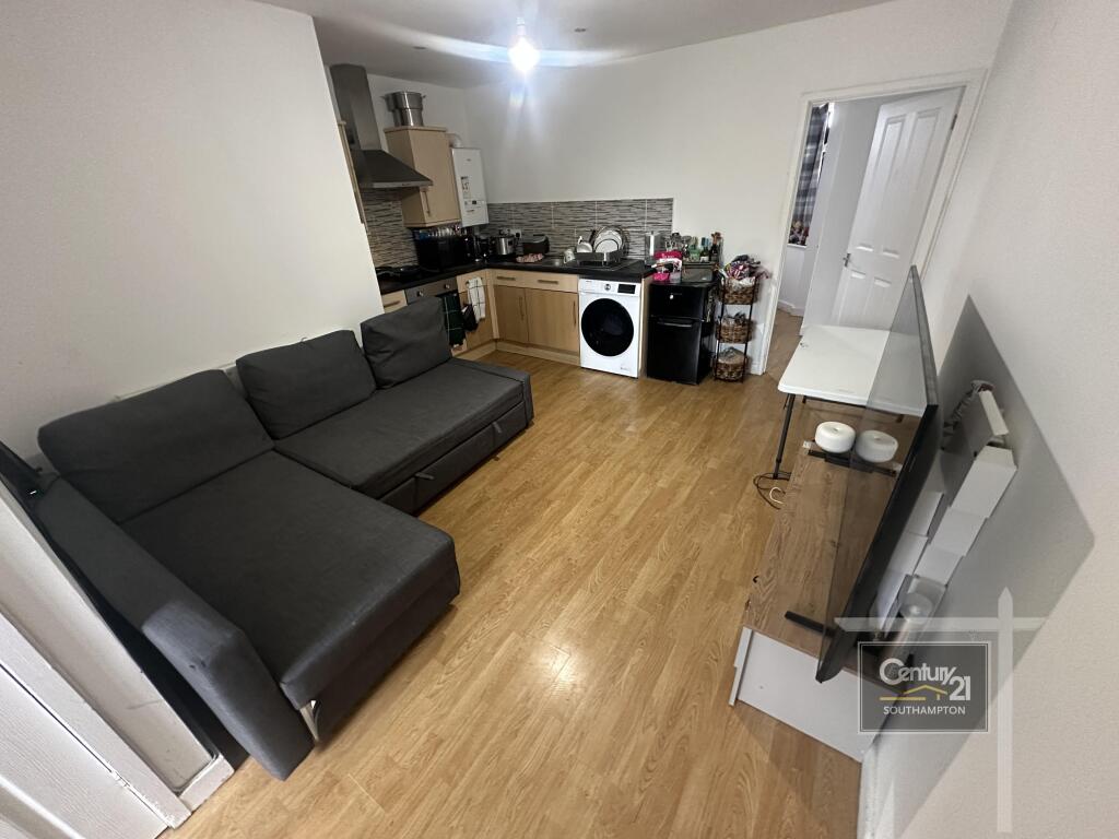 1 bed 1st Floor Flat for rent in Rownhams. From Century21 Southampton - Southampton 1 bed 1st Floor Flat for rent in Rownhams. From Century21 Southampton - Southampton
