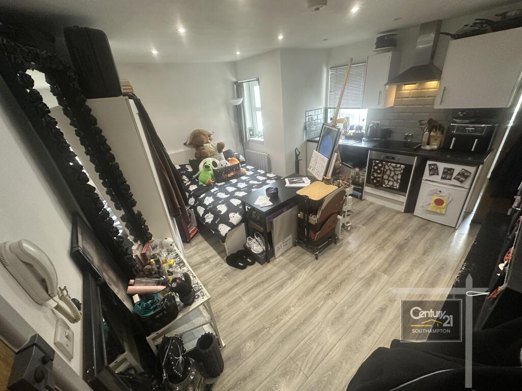 4 bed Studio for rent in Southampton. From Century21 Southampton - Southampton