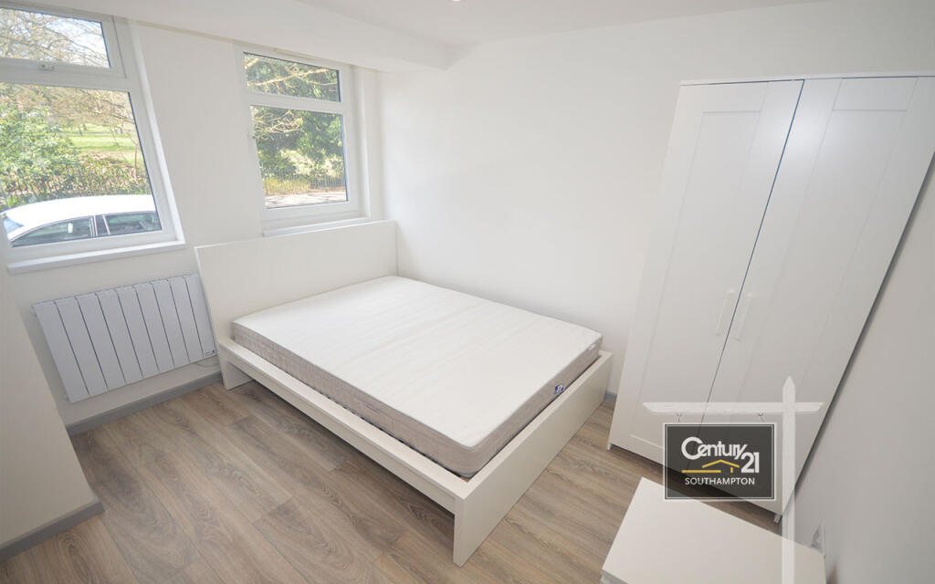 4 bed Studio for rent in Southampton. From Century21 Southampton - Southampton