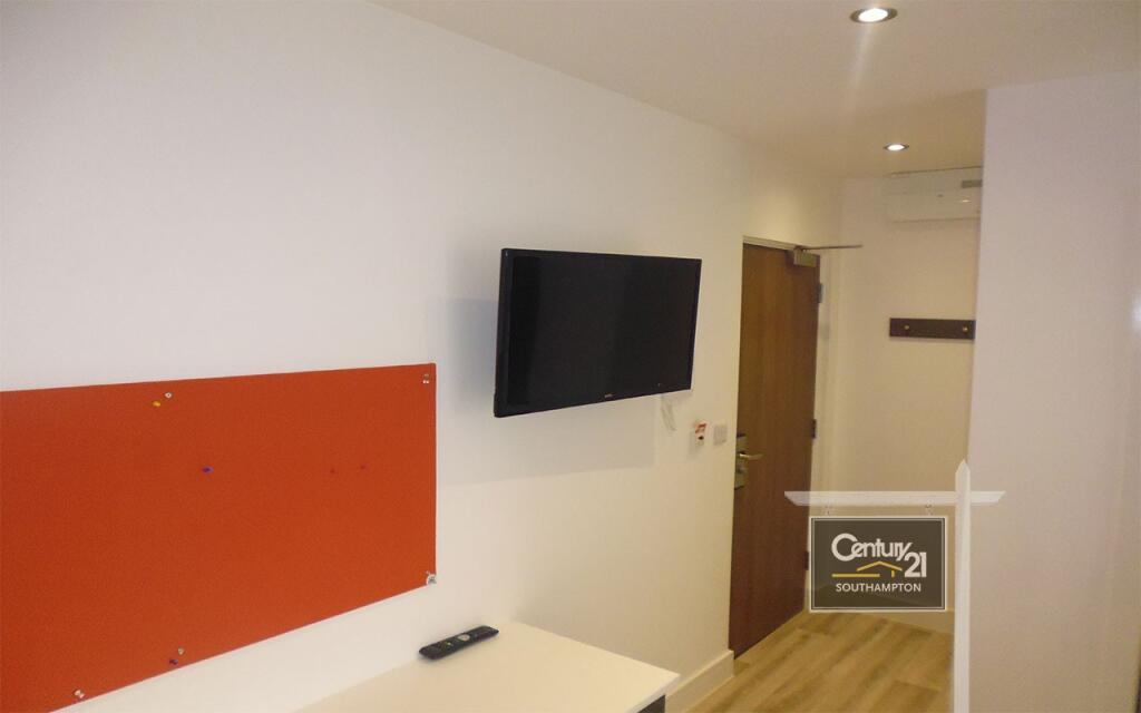 4 bed Studio for rent in Southampton. From Century21 Southampton - Southampton
