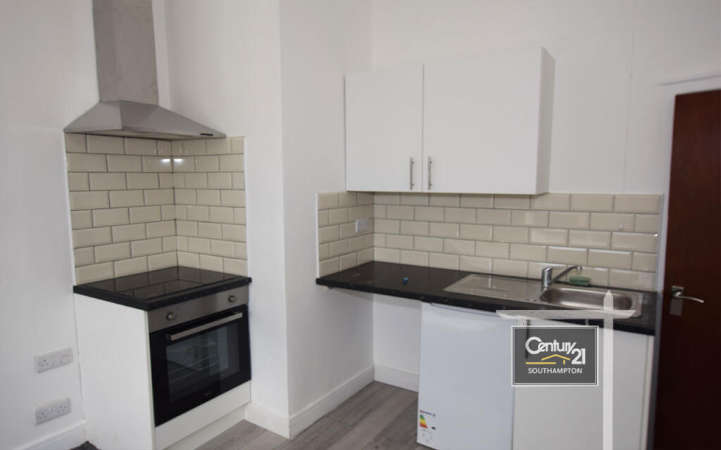 1 bed 1st Floor Flat for rent in Netley. From Century21 Southampton - Southampton 1 bed 1st Floor Flat for rent in Netley. From Century21 Southampton - Southampton