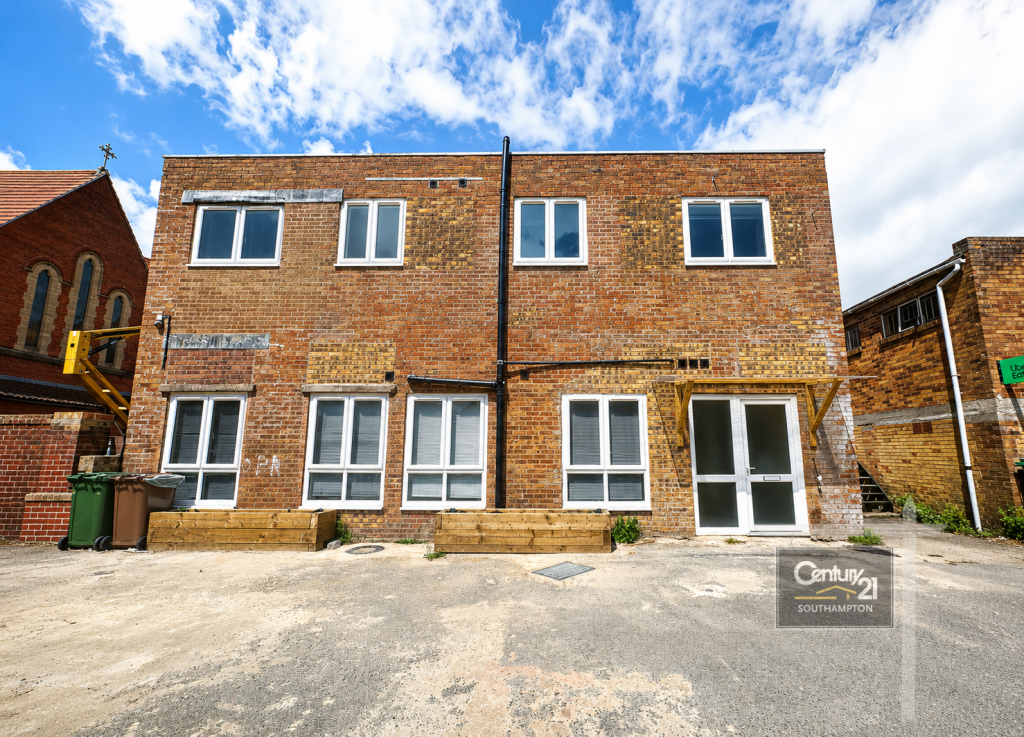 4 bed Studio for rent in Eastleigh. From Century21 Southampton - Southampton 4 bed Studio for rent in Eastleigh. From Century21 Southampton - Southampton