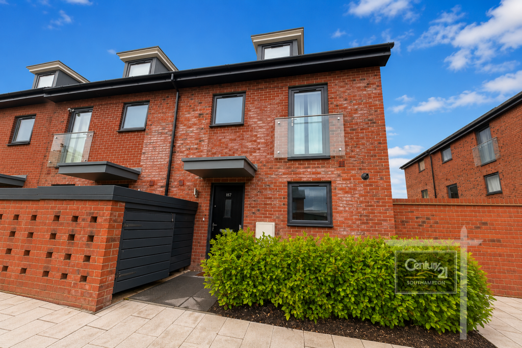 4 bed Town House for rent in . From Century21 Southampton - Southampton