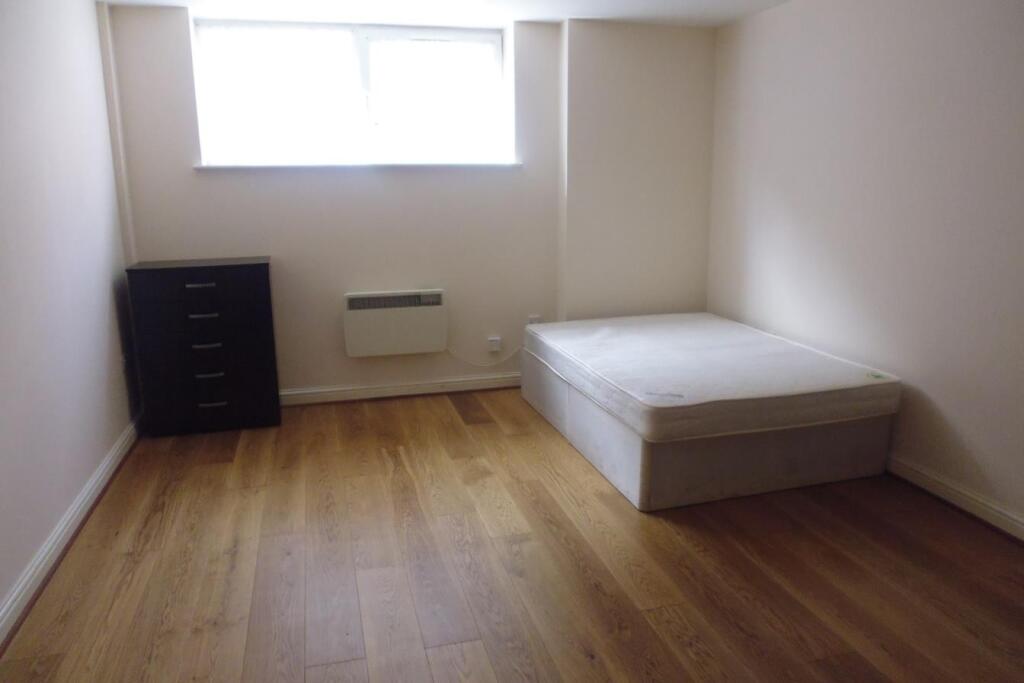 4 bed Studio for rent in Southampton. From Century21 Southampton - Southampton 4 bed Studio for rent in Southampton. From Century21 Southampton - Southampton