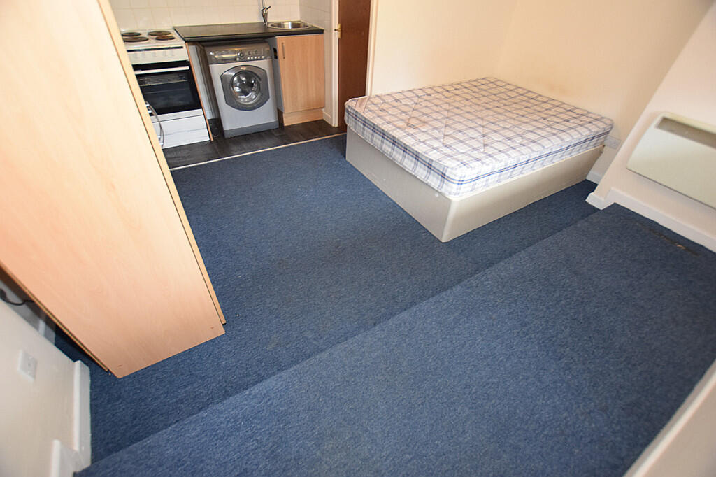 4 bed Studio for rent in Southampton. From Century21 Southampton - Southampton
