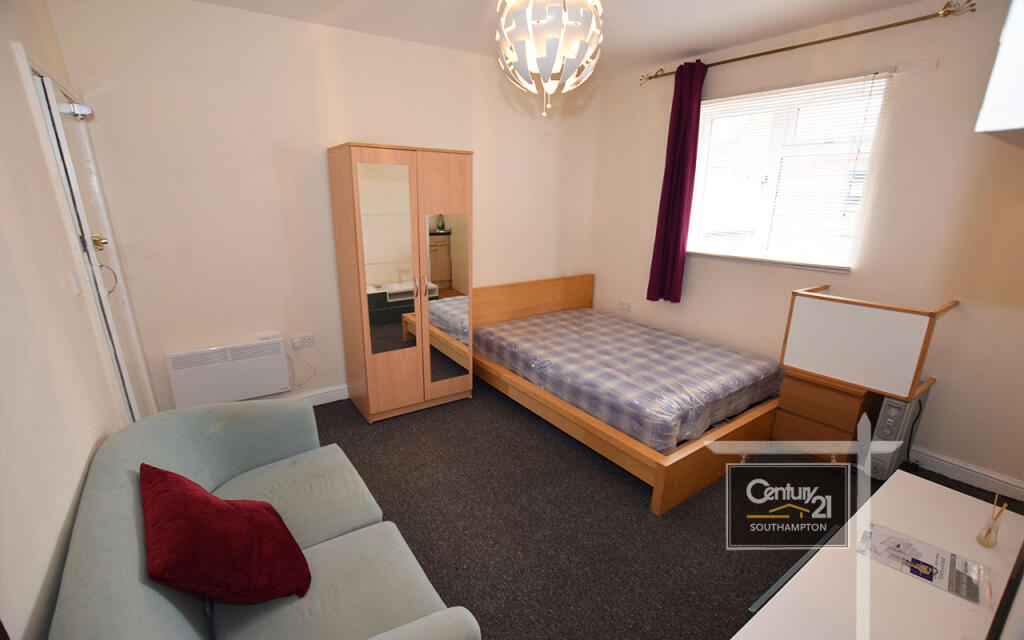 4 bed Studio for rent in Southampton. From Century21 Southampton - Southampton