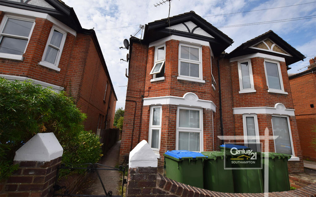 4 bed Studio for rent in Southampton. From Century21 Southampton - Southampton