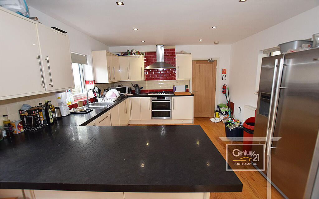 4 bed House Share for rent in Southampton. From Century21 Southampton - Southampton